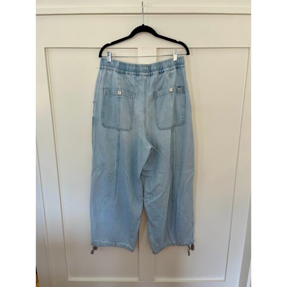 Free People Bright Eyed Low Slung Pull on Barrel Jeans Size Large - Picture 3 of 5